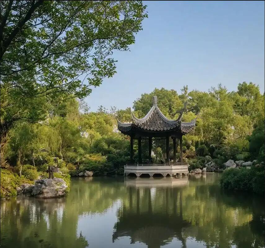 红山区灵雁餐饮有限公司